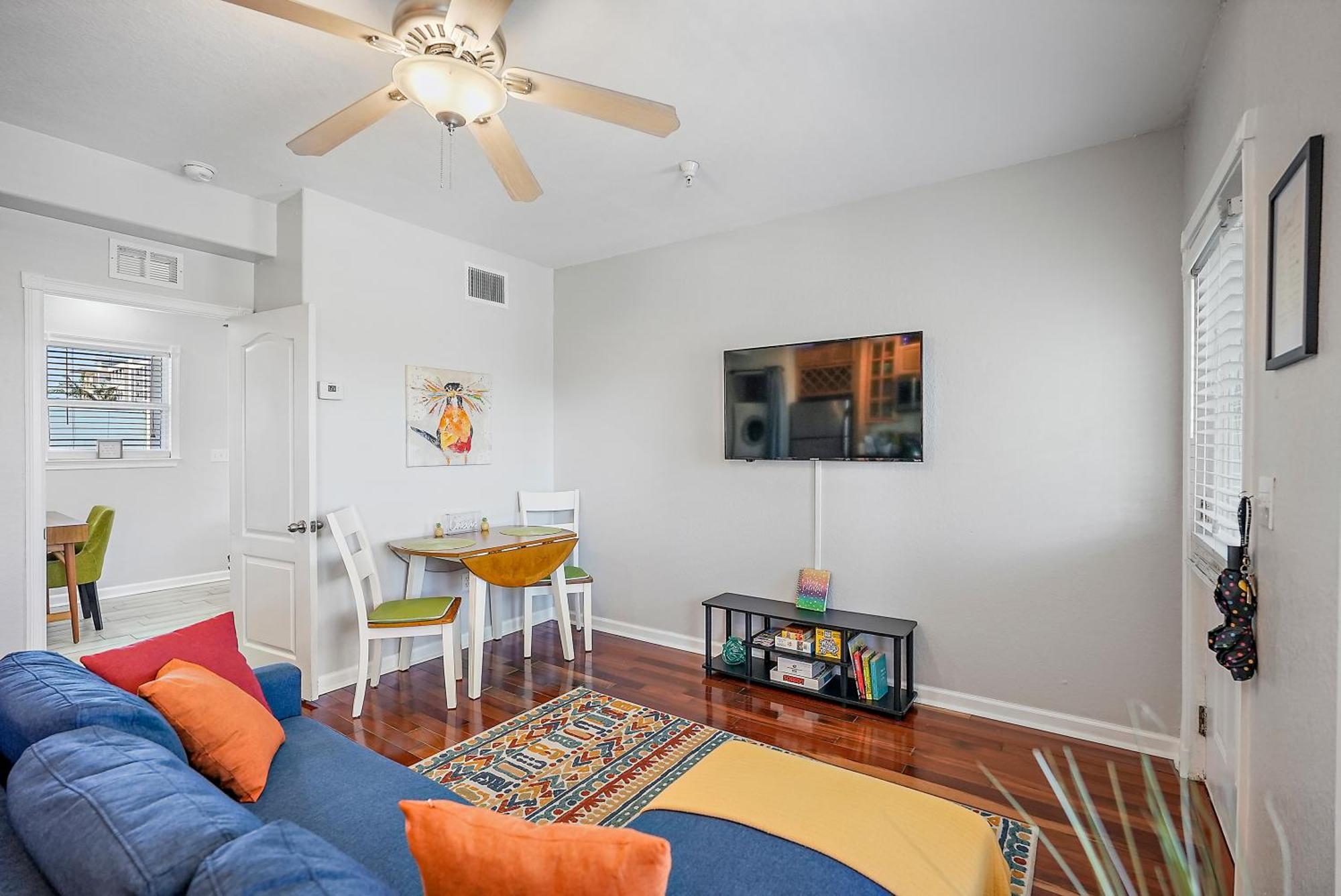 Itz A Vibe - 1 Bedroom Studio In The Heart Of Dtsp سانت بطرسبرج المظهر الخارجي الصورة