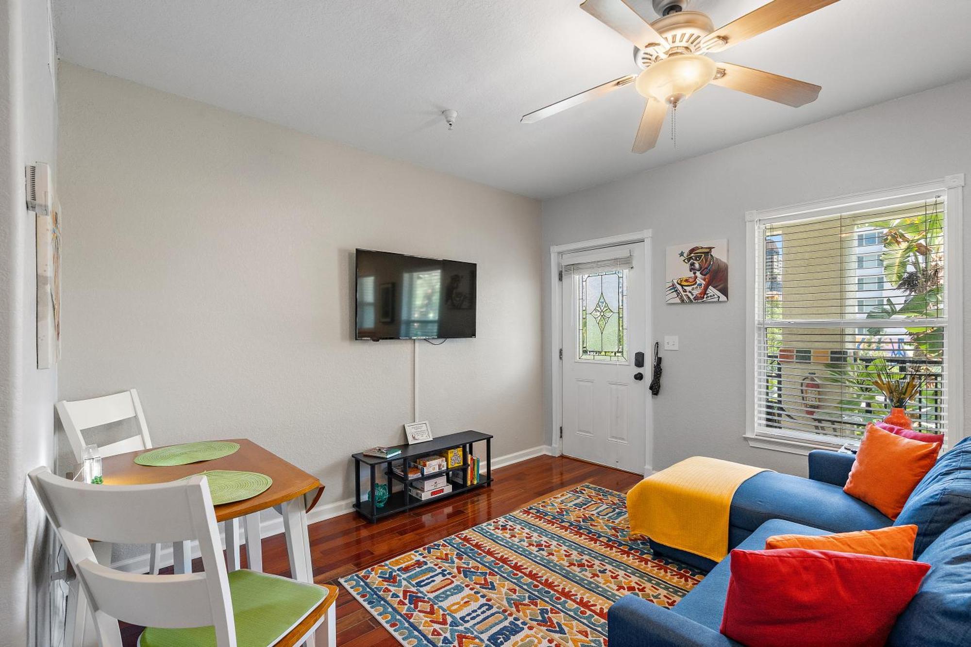 Itz A Vibe - 1 Bedroom Studio In The Heart Of Dtsp سانت بطرسبرج المظهر الخارجي الصورة